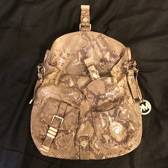 Michael Kors Hobo Purse - Picture 3 of 8